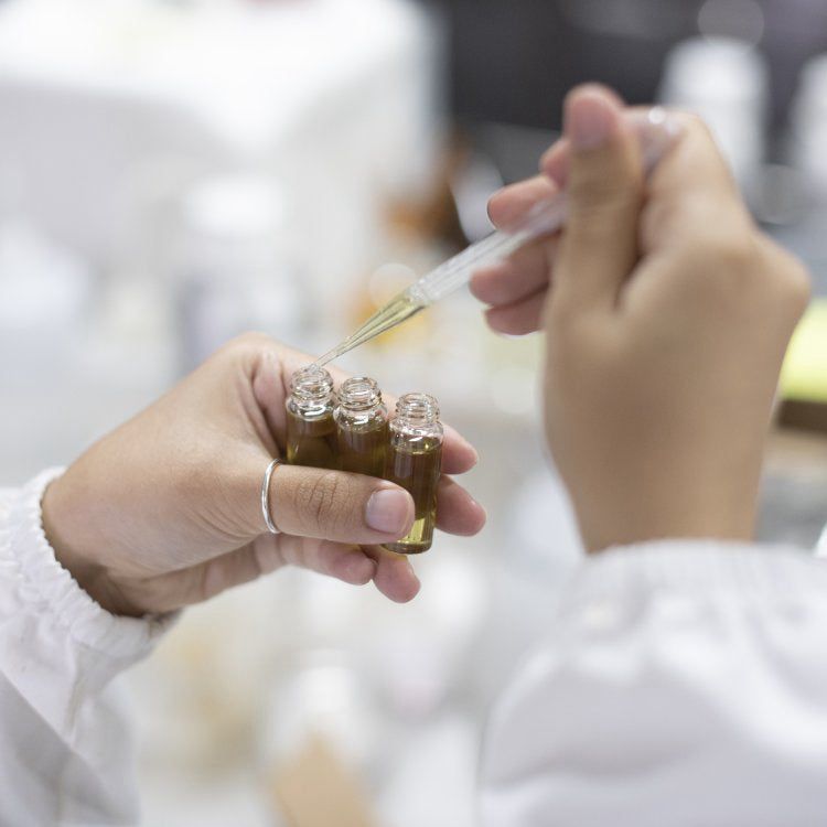 Dubai: Advanced Perfume Making & Fragrance Design Workshop - Oo La Lab